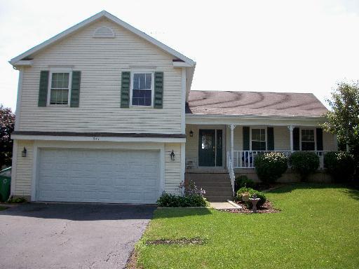 545 Monarch Dr., Crystal Lake, IL 60014