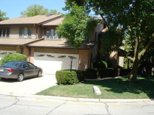 1401 N Picadilly Cir., Mount Prospect, IL 60056