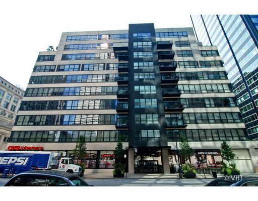 130 S Canal St. #9R, Chicago, IL 60606