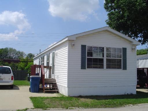 302 James Dr., Bartlett, IL 60103