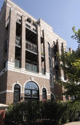 2348 W Roscoe #3W, Chicago, IL 60618