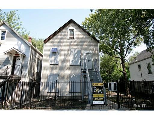 2050 W James St., Chicago, IL 60609