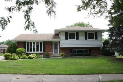 269 Woodville Ln., Schaumburg, IL 60193