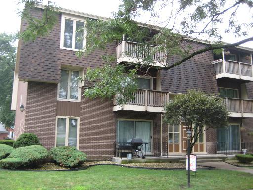 5721 W 103 St. #103, Oak Lawn, IL 60453