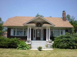 270 Lessenden Pl., Elgin, IL 60120