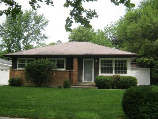 1960 Thornwood Ln., Northbrook, IL 60062