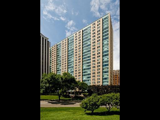 3180 N Lake Shore Dr. #4B, Chicago, IL 60657