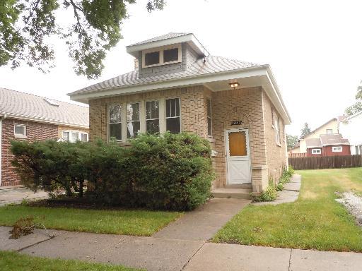 1443 Center St., Des Plaines, IL 60018