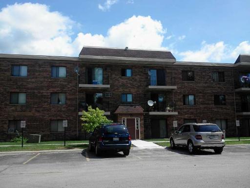 971 N Rohlwing Rd. #201B, Addison, IL 60101
