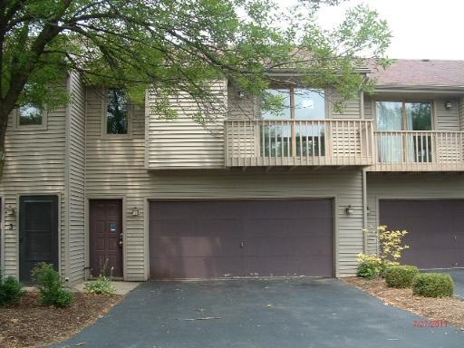 663 Amphitheater Dr. #4, Rockford, IL 61107