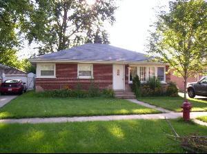 8920 S Sproat Ave., Oak Lawn, IL 60453