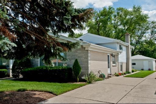 5041 Lee St., Skokie, IL 60077