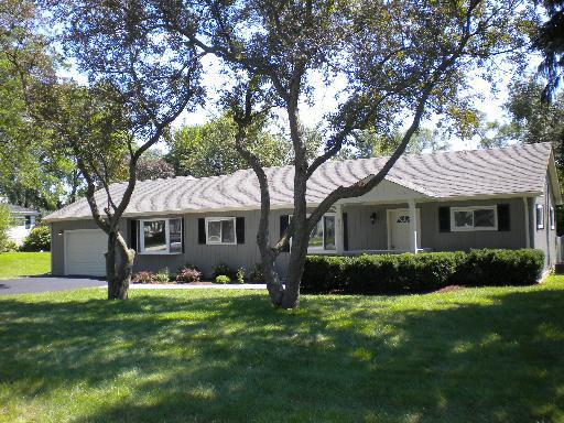 425 Aster Ln., Hoffman Estates, IL 60169