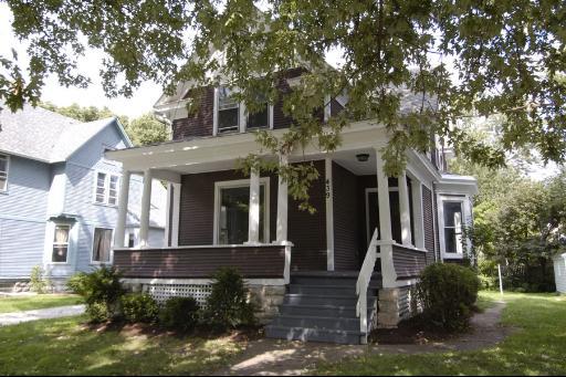 439 Blackhawk Ave., Aurora, IL 60506