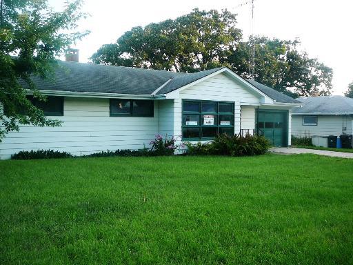 320 E Grove St., Capron, IL 61012