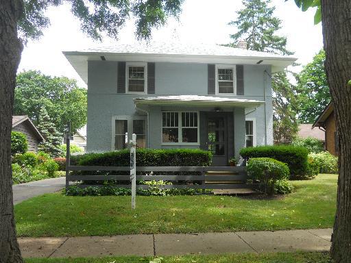 907 Cedar Ave., Elgin, IL 60120
