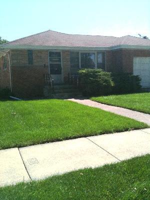 8749 N Merrill St., Niles, IL 60714