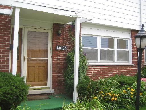 8010 W Lyons St. #C, Niles, IL 60714