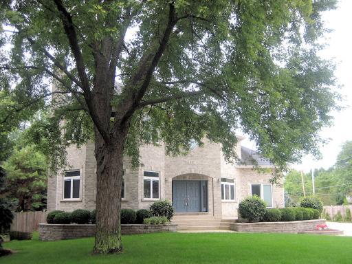 607 Clover Ct., Naperville, IL 60540
