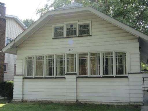 837 Fifth St., Aurora, IL 60505