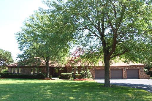 4 Highland Ter., Hawthorn Woods, IL 60047