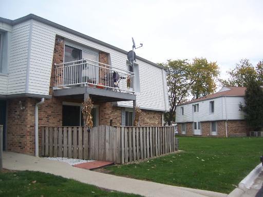 4512 Kings Walk Dr. #2D, Rolling Meadows, IL 60008