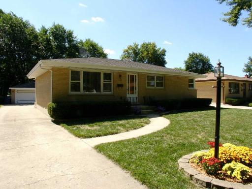 733 W Ronald Dr., Addison, IL 60101
