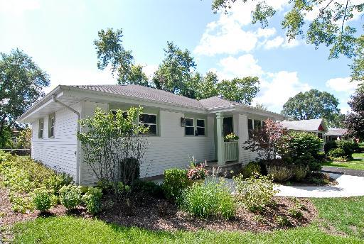 264 Rouse Ave., Mundelein, IL 60060