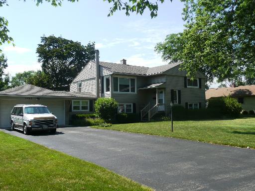2403 Dove St., Rolling Meadows, IL 60008
