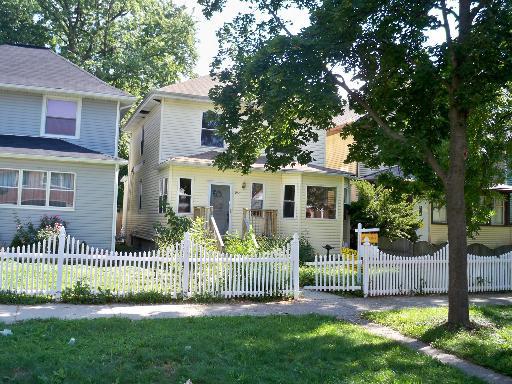 1923 W Chase Ave., Chicago, IL 60626