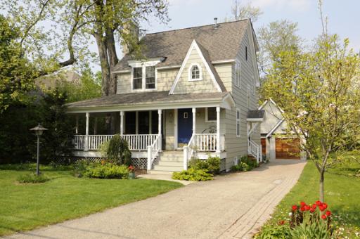 946 Highland Ave., Glen Ellyn, IL 60137