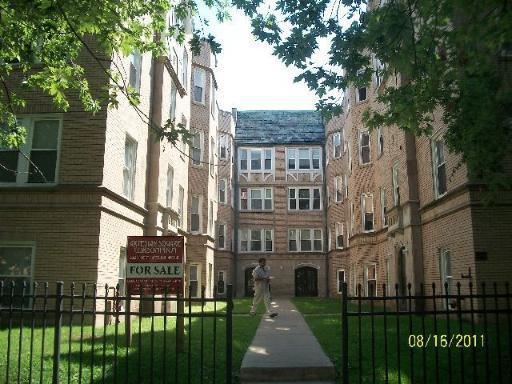 6315 N Artesian Ave. #2E, Chicago, IL 60659