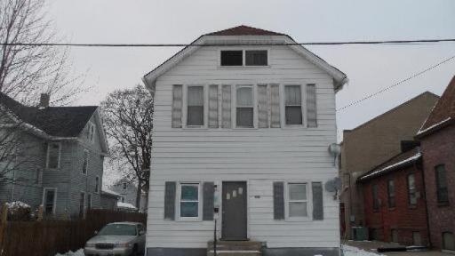 386 Marion Ave., Aurora, IL 60505
