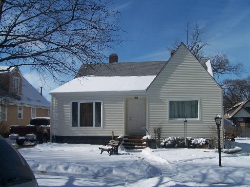 817 Hinman St., Aurora, IL 60505
