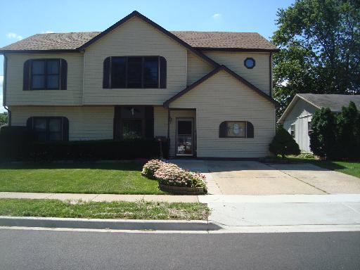 17 Elgin Ave., Romeoville, IL 60446