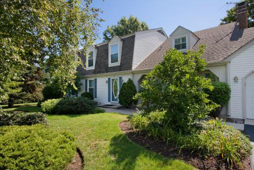 18 Darlington Dr., Hawthorn Woods, IL 60047