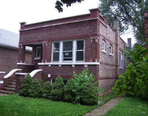 2239 S Kenilworth Ave., Berwyn, IL 60402