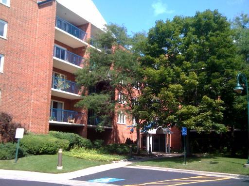 6755 N Milwaukee Ave. #205, Niles, IL 60714