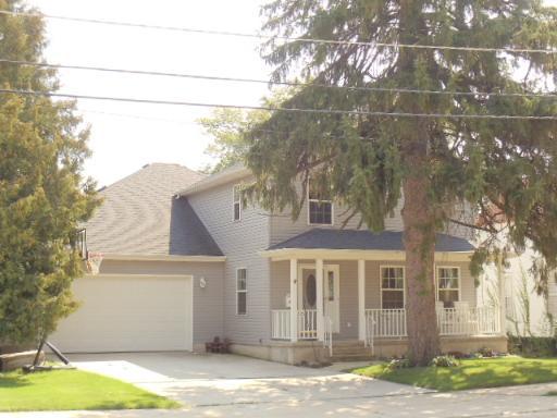 226 Center Cross St., Sycamore, IL 60178