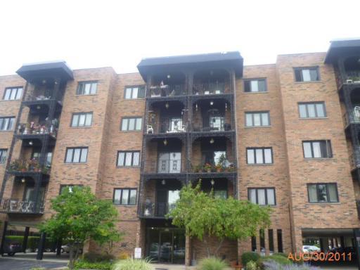 9374 Landings Ln. #407, Des Plaines, IL 60016