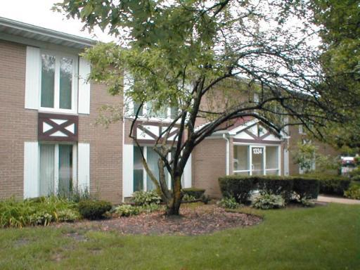1334 S New Wilke Rd. #1A, Arlington Heights, IL 60005