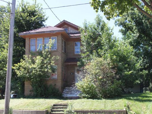 825/827 Seminary St., Rockford, IL 61104