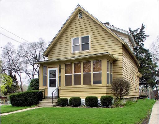 943 Lebanon St., Aurora, IL 60505