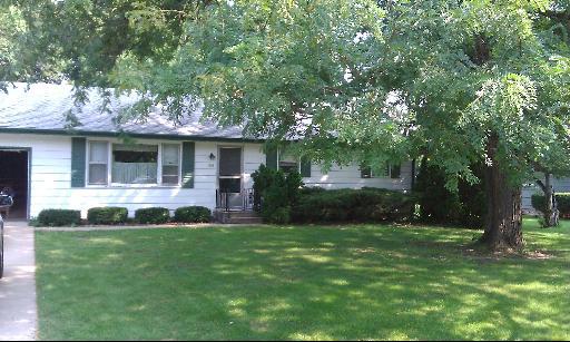215 Thomas Dr., Sycamore, IL 60178
