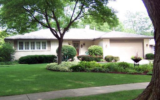 7721 Rohrer Dr., Downers Grove, IL 60516