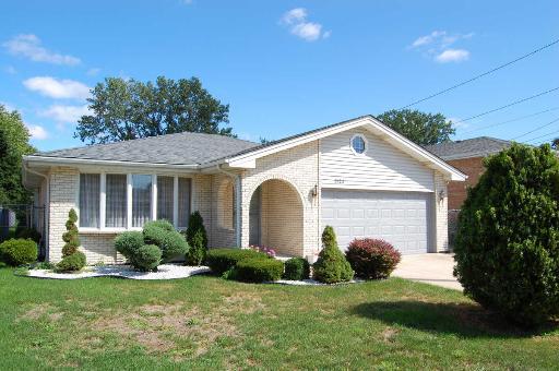 9123 Crescent Ct., Oak Lawn, IL 60453