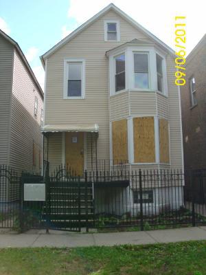 8747 S Escanaba Ave., Chicago, IL 60617