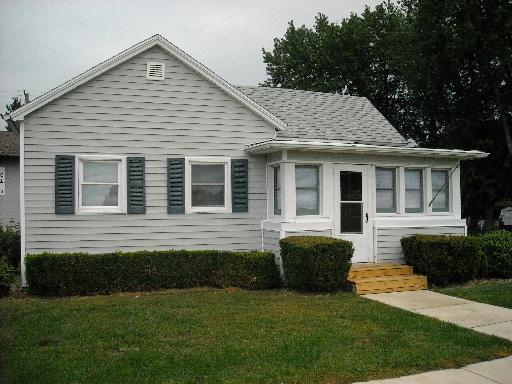 105 E 2nd St., Aroma Park, IL 60901