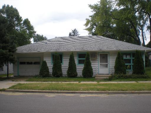 611 7th Ave., Aurora, IL 60505