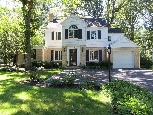 1542 Sherwood Rd., Highland Park, IL 60035
